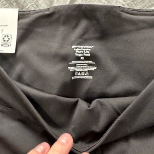 NWT Members mark everyday flare yoga pants